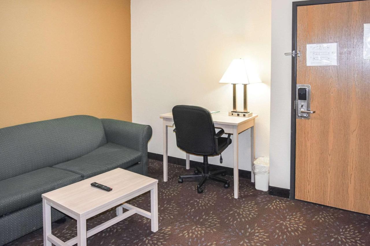 Quality Inn & Suites Brooks Louisville South Exteriör bild