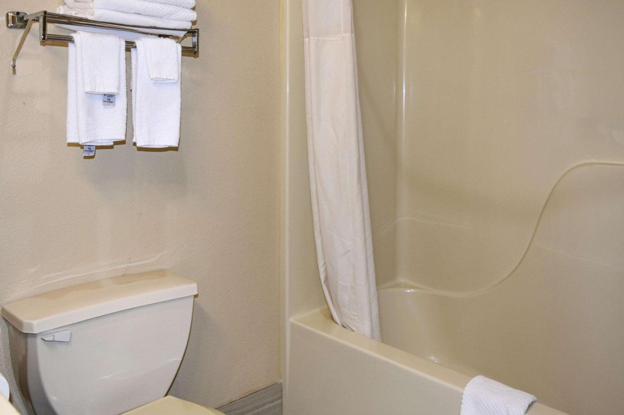 Quality Inn & Suites Brooks Louisville South Exteriör bild